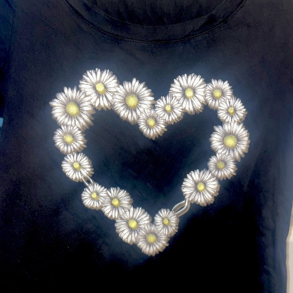 Ricki’s Black Flower Heart Tshirt - Picture 3 of 3